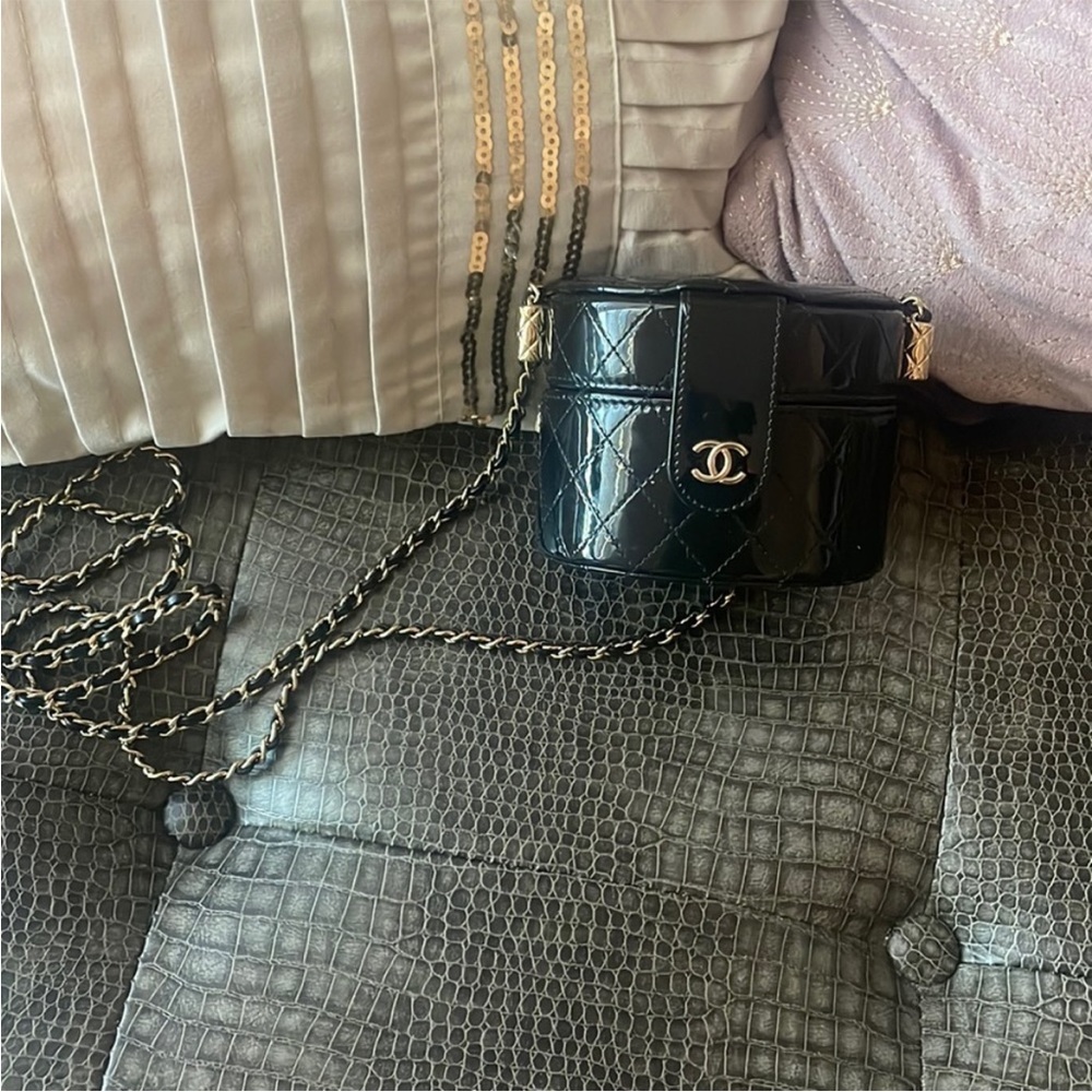 Small patent Authenic Chanel mini case